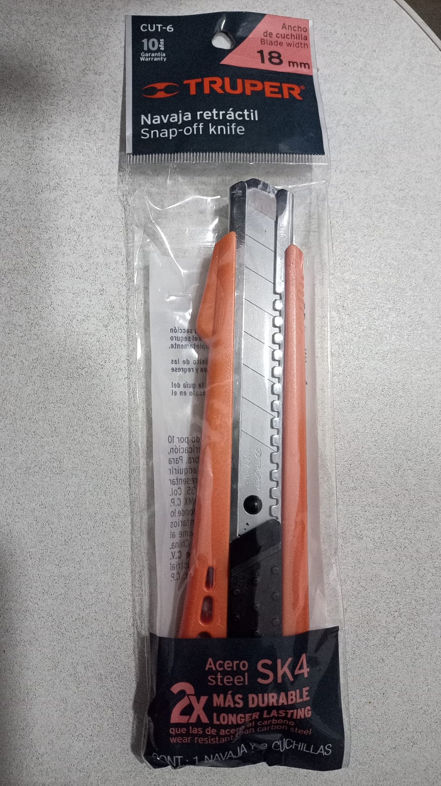 Navaja (Cutter) c/cuerpo plastico de 6'