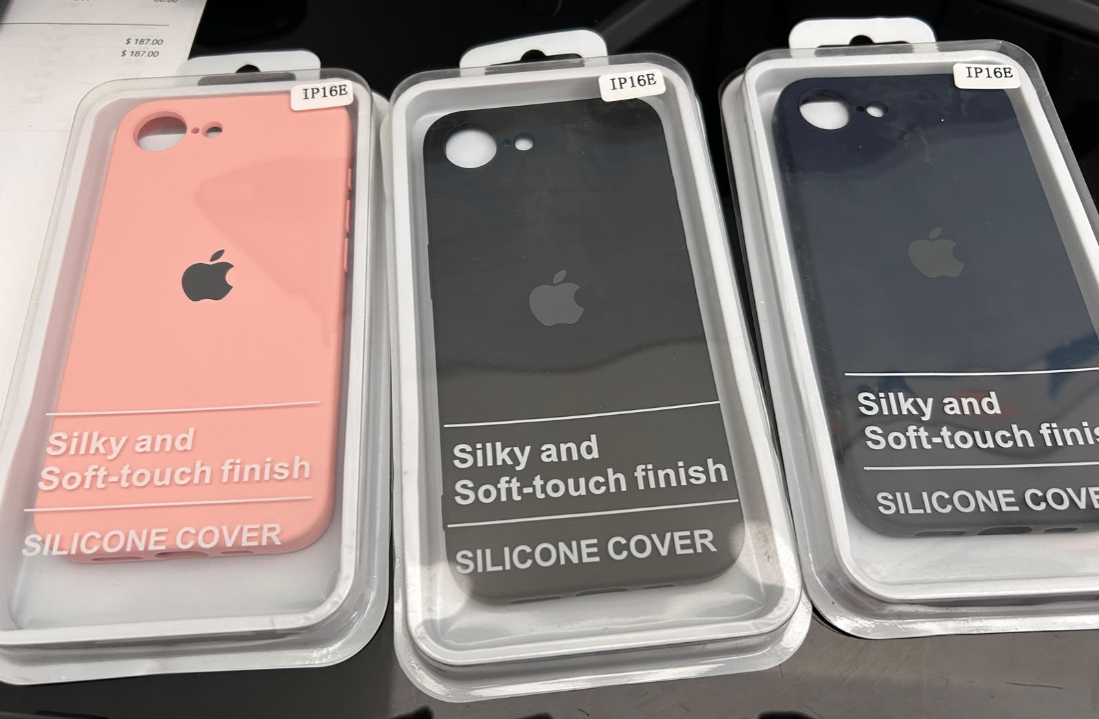 fundas de silicón iPhone 16 E