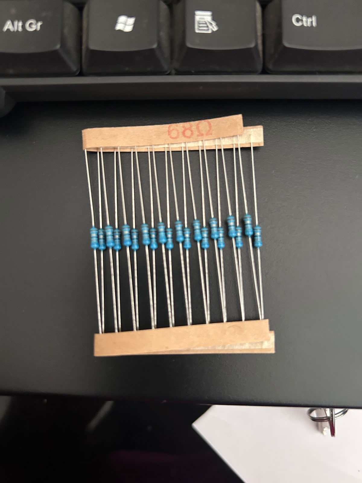 resistencia de 68 ohm