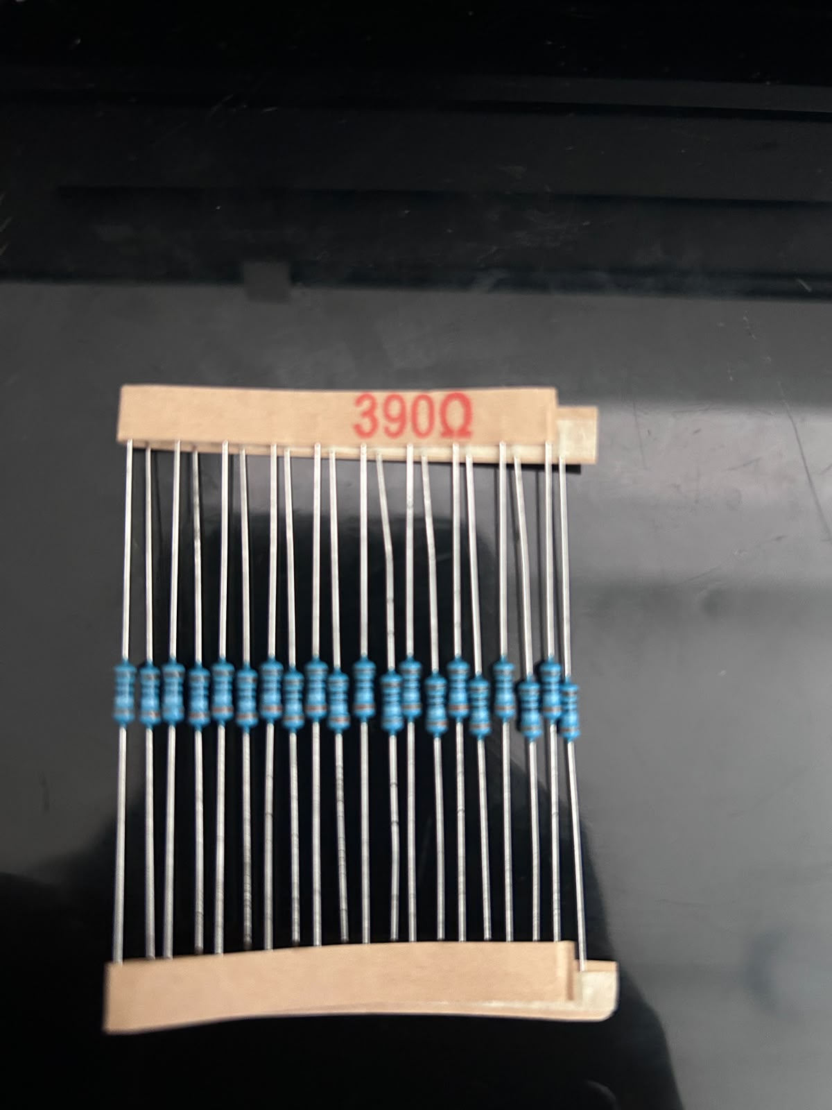 resistencia de 390 ohm