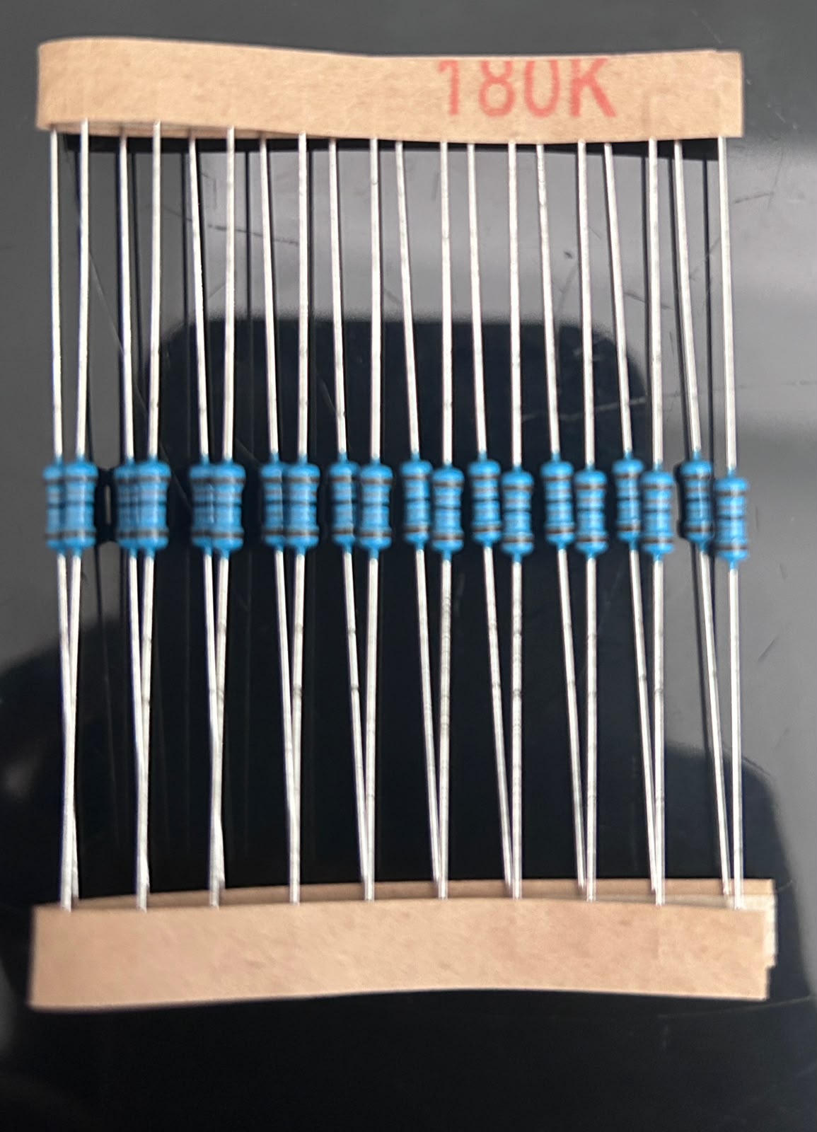 RESISTENCIA DE 180 K