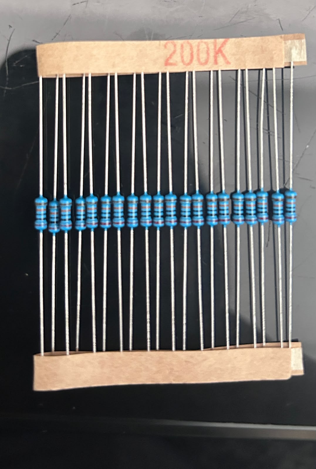 resistencia de 200 K