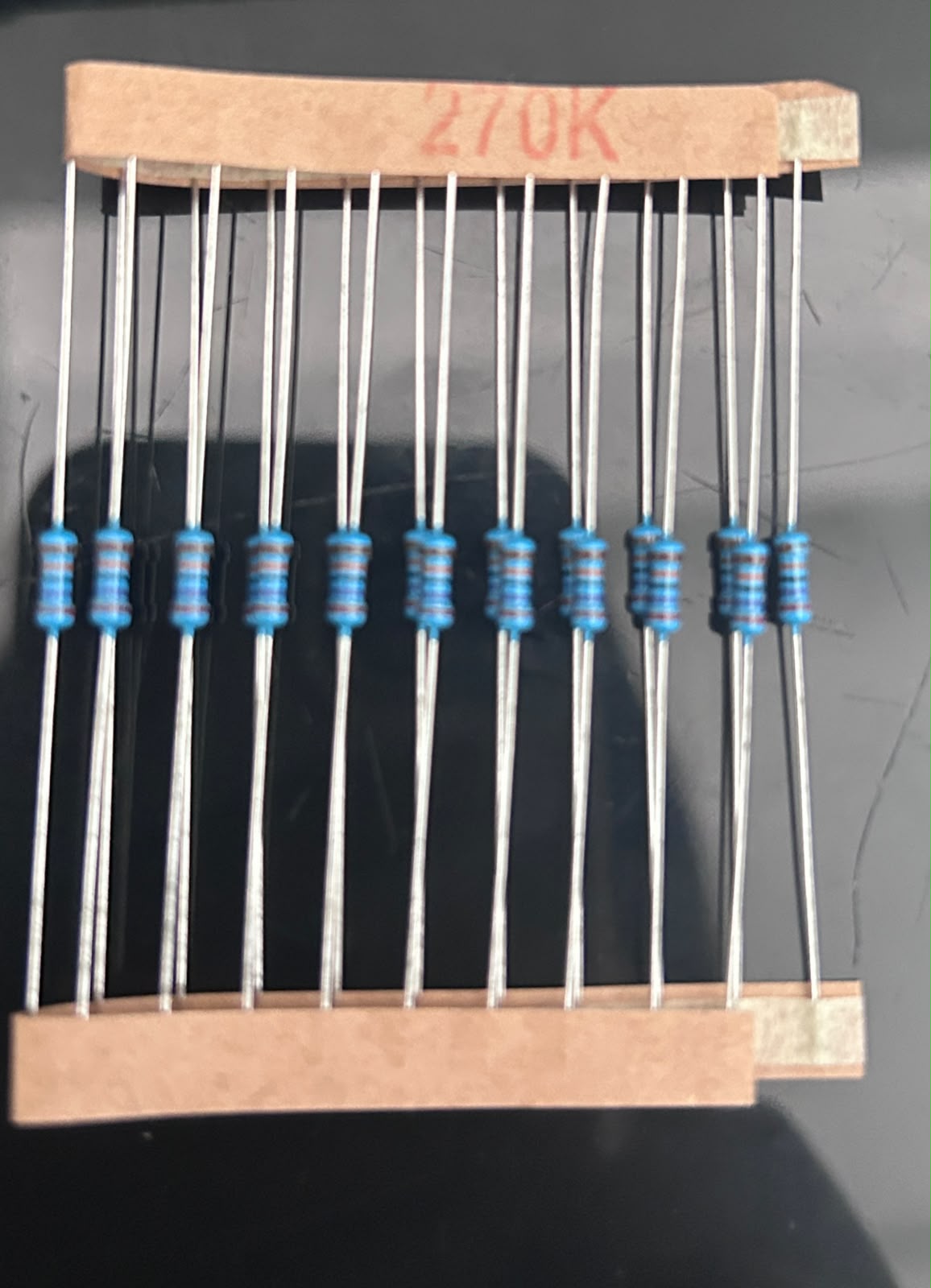 resistencia de 270 K